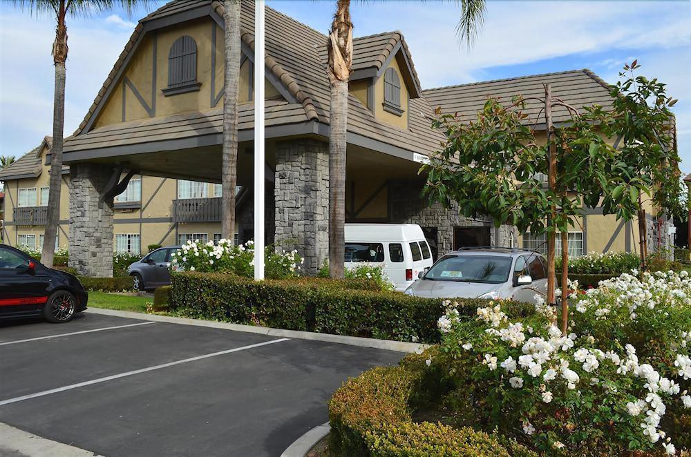 Folk Inn Ontario Airport Eksteriør bilde